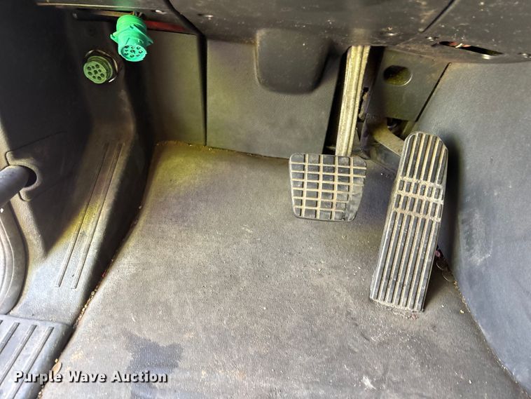 image for item YA2091 2019 Freightliner Cascadia semi truck