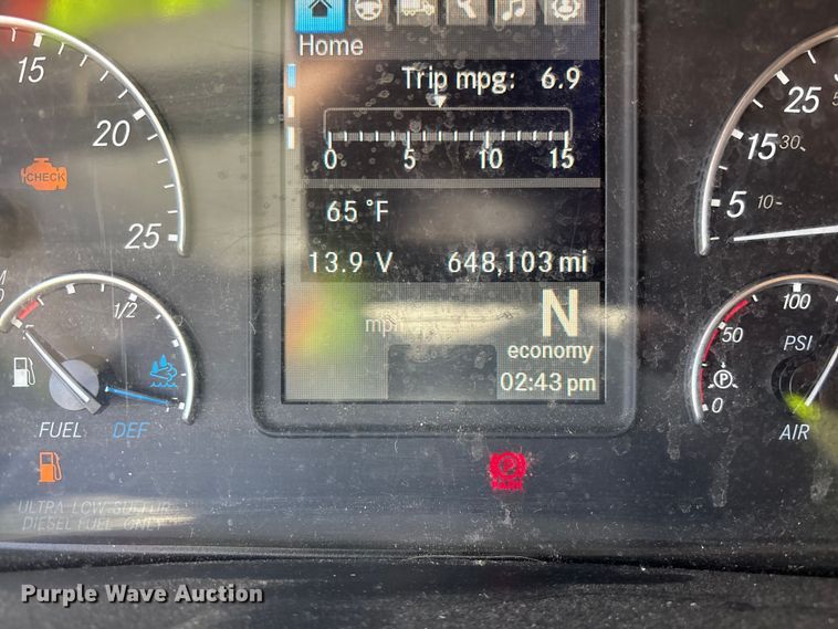 image for item YA2091 2019 Freightliner Cascadia semi truck