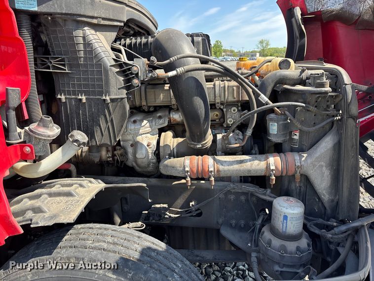 image for item YA2091 2019 Freightliner Cascadia semi truck