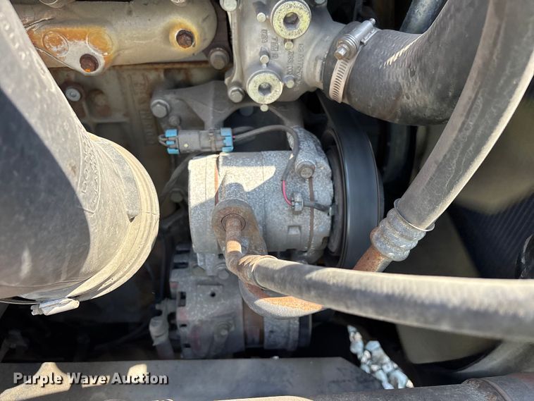 image for item YA2091 2019 Freightliner Cascadia semi truck