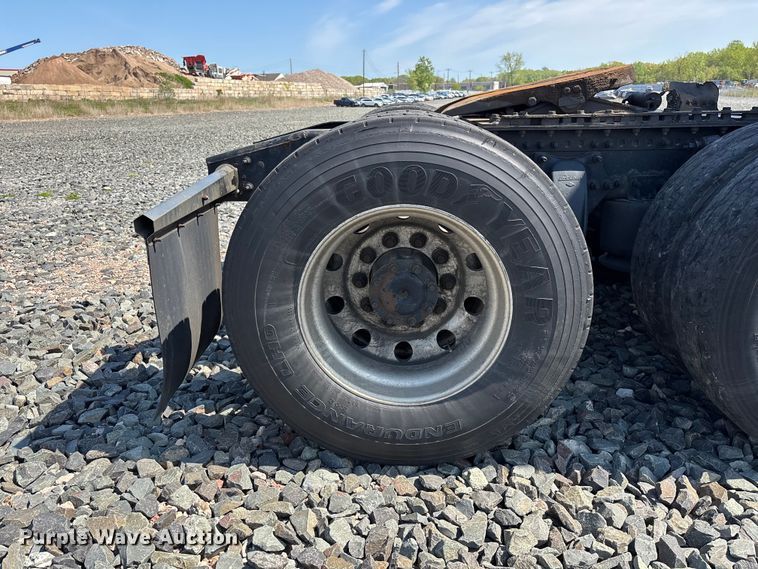 image for item YA2091 2019 Freightliner Cascadia semi truck