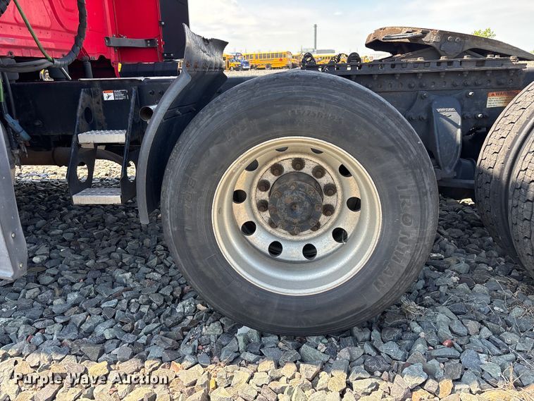 image for item YA2091 2019 Freightliner Cascadia semi truck