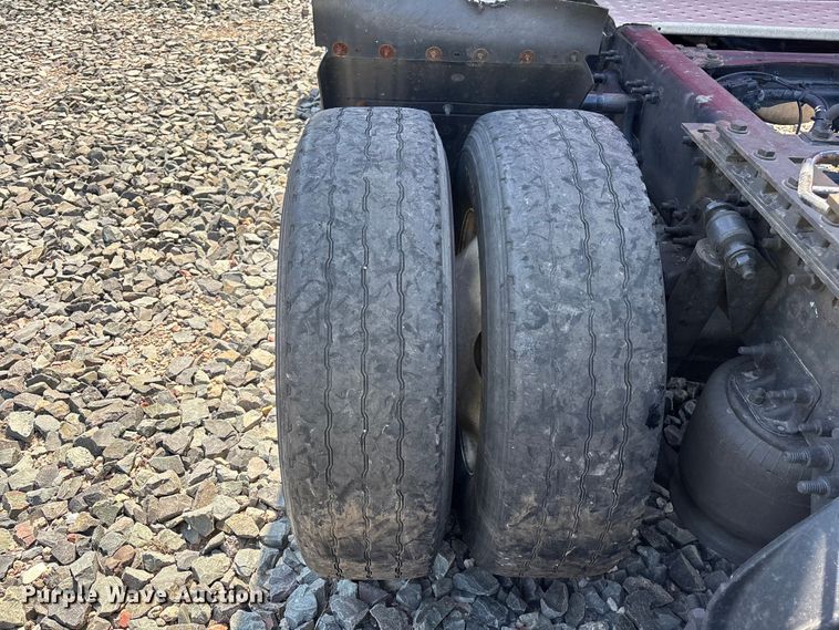 image for item YA2091 2019 Freightliner Cascadia semi truck