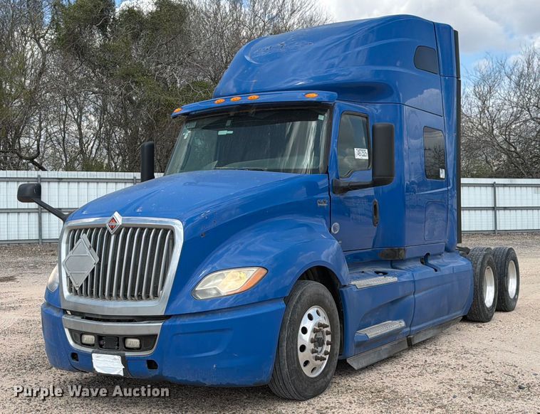 image for item YA2145 2018 International LT625 semi truck