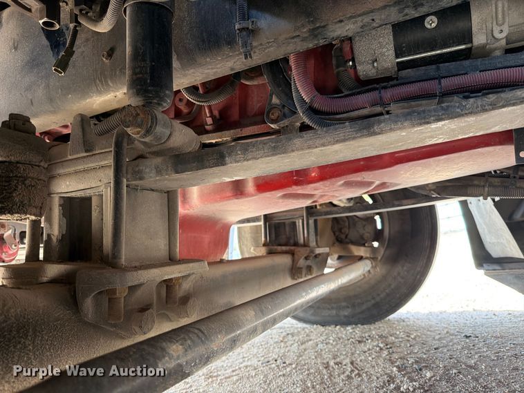 image for item YA2145 2018 International LT625 semi truck