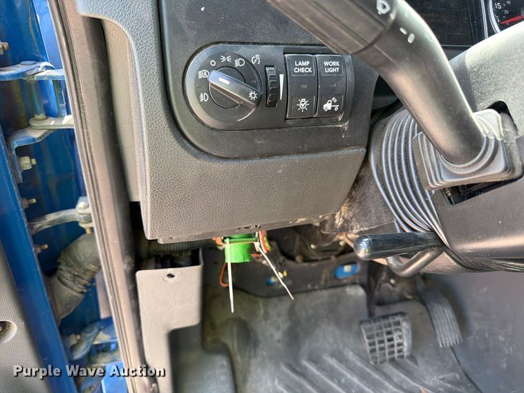 image for item YA2145 2018 International LT625 semi truck