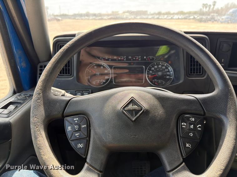image for item YA2145 2018 International LT625 semi truck