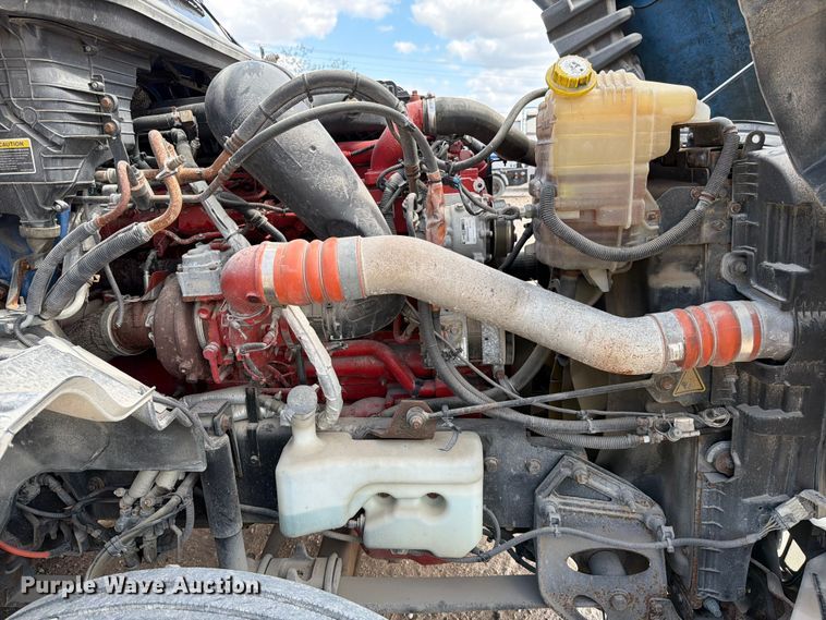 image for item YA2145 2018 International LT625 semi truck
