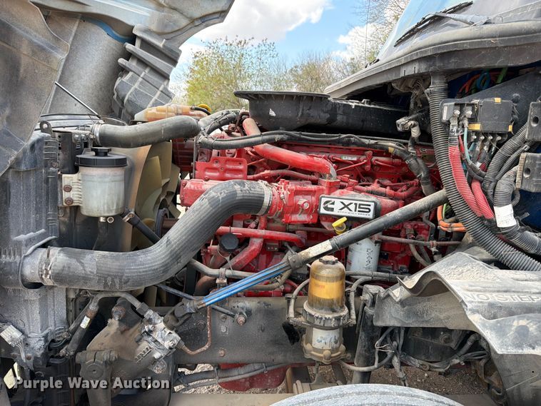 image for item YA2145 2018 International LT625 semi truck