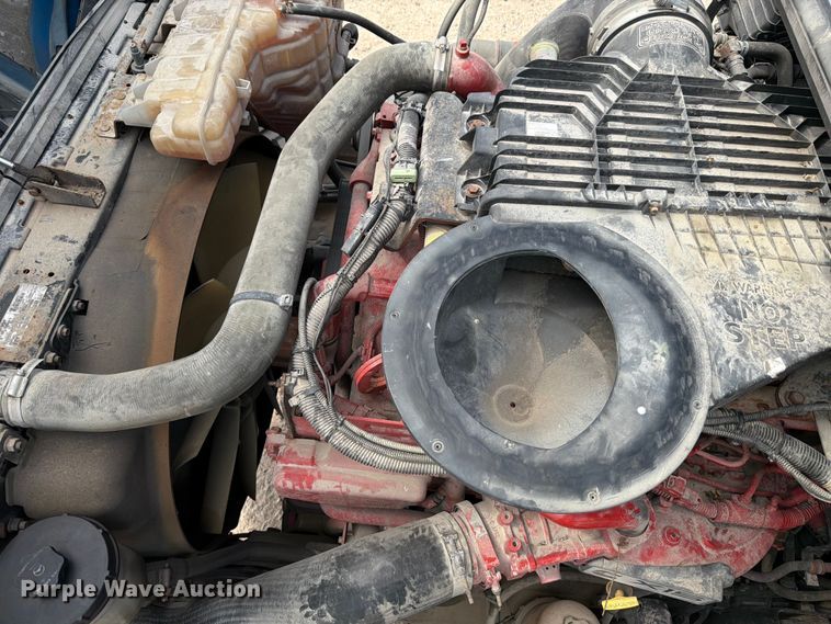 image for item YA2145 2018 International LT625 semi truck