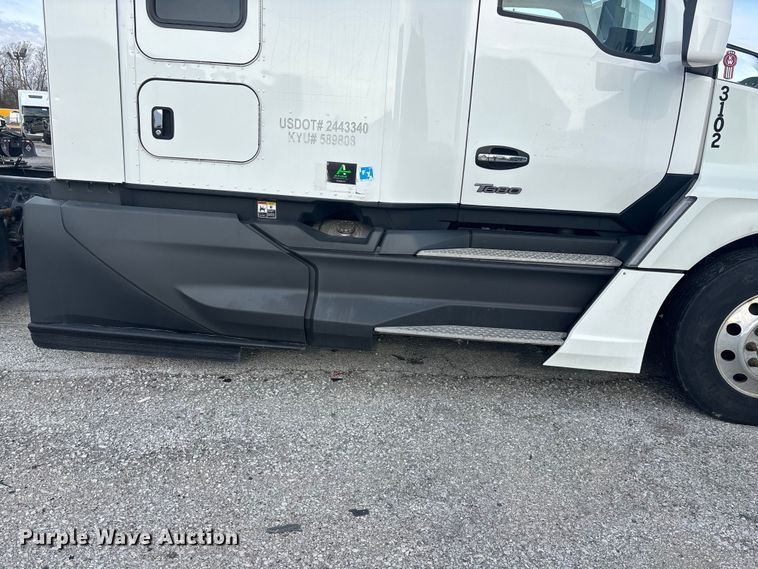 image for item YA2194 2024 Kenworth T680 semi truck