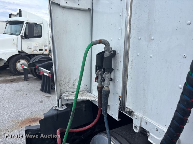 image for item YA2194 2024 Kenworth T680 semi truck