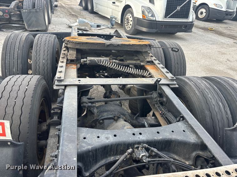 image for item YA2194 2024 Kenworth T680 semi truck