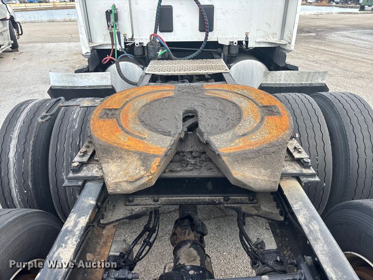 image for item YA2194 2024 Kenworth T680 semi truck