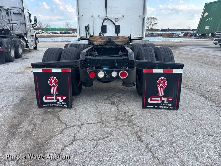 image for item YA2194 2024 Kenworth T680 semi truck