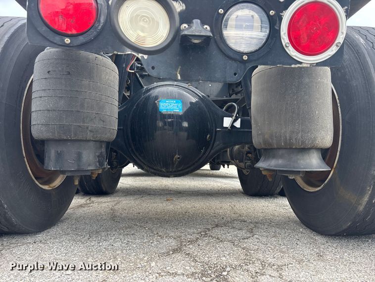 image for item YA2194 2024 Kenworth T680 semi truck