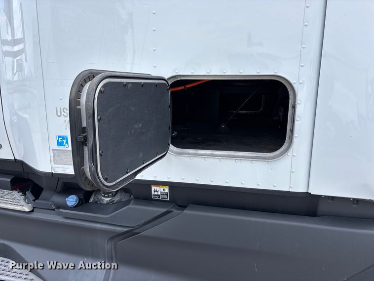 image for item YA2194 2024 Kenworth T680 semi truck