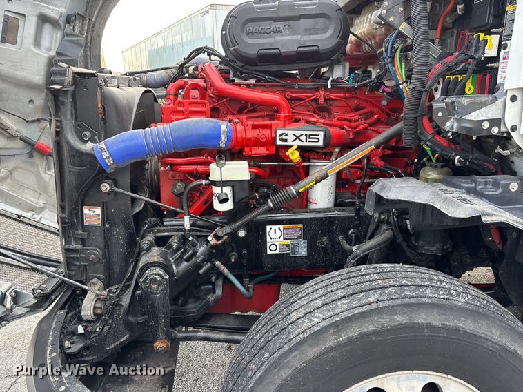 image for item YA2194 2024 Kenworth T680 semi truck