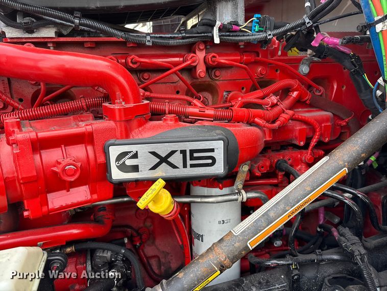 image for item YA2194 2024 Kenworth T680 semi truck