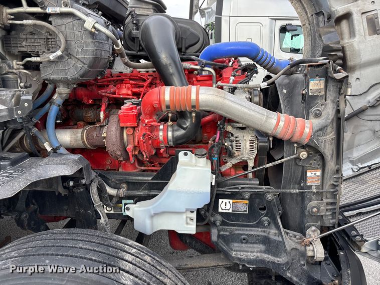 image for item YA2194 2024 Kenworth T680 semi truck