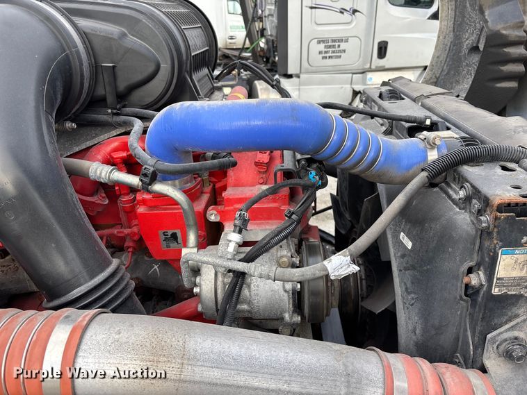 image for item YA2194 2024 Kenworth T680 semi truck