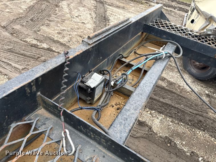 image for item YA2215 2023 Kaufman car carrier