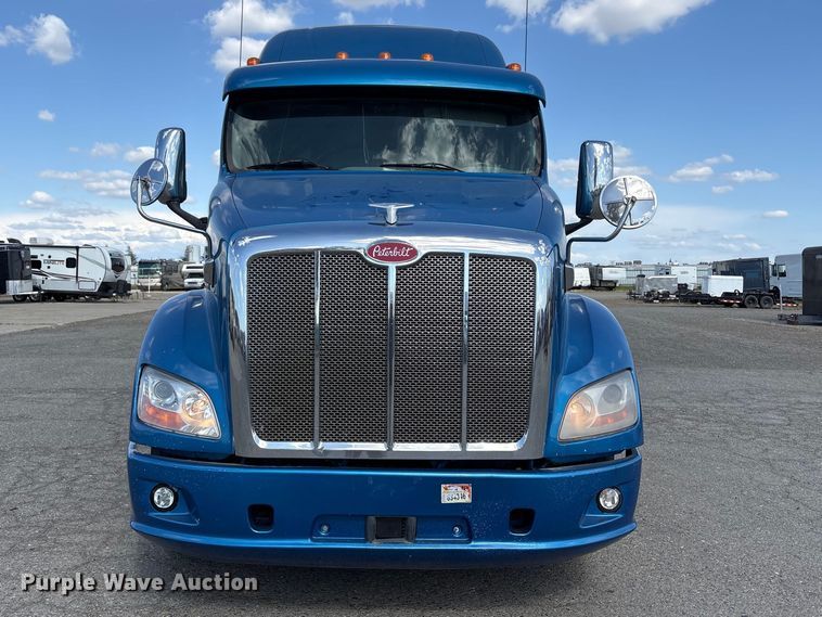 image for item YA2238 2015 Peterbilt 357 semi truck