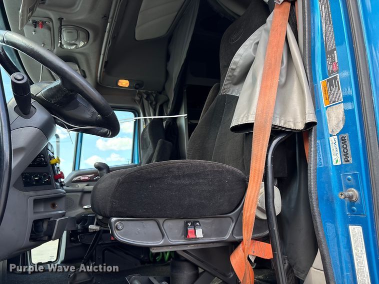 image for item YA2238 2015 Peterbilt 357 semi truck