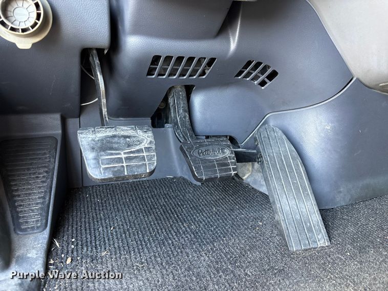 image for item YA2238 2015 Peterbilt 357 semi truck