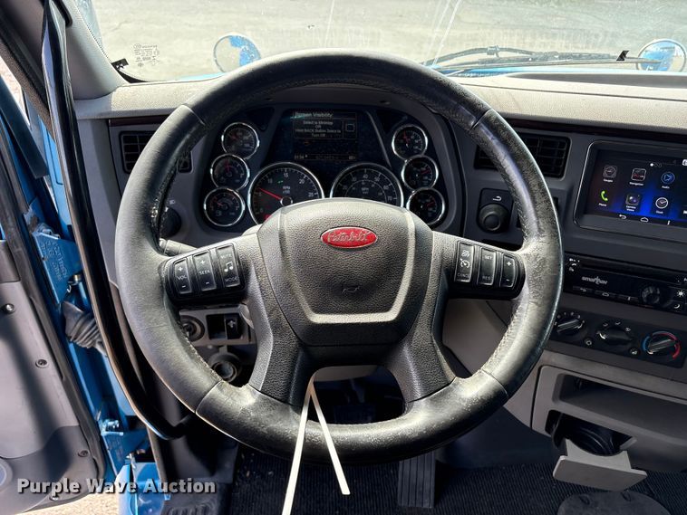 image for item YA2238 2015 Peterbilt 357 semi truck