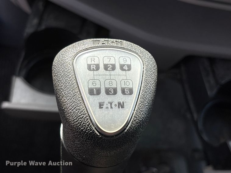 image for item YA2238 2015 Peterbilt 357 semi truck