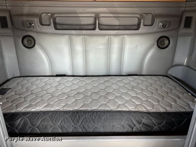 image for item YA2238 2015 Peterbilt 357 semi truck