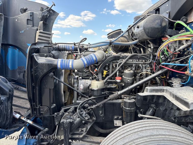 image for item YA2238 2015 Peterbilt 357 semi truck