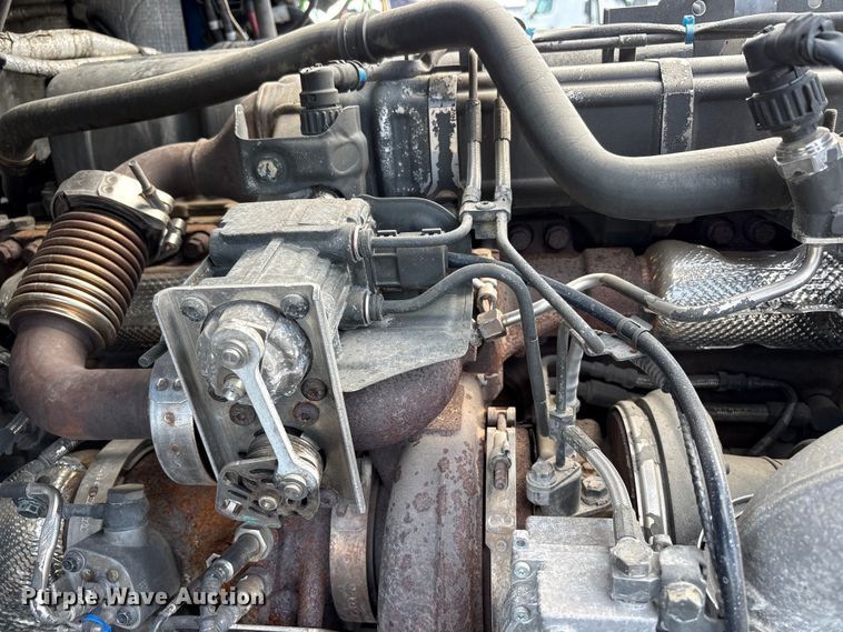 image for item YA2238 2015 Peterbilt 357 semi truck
