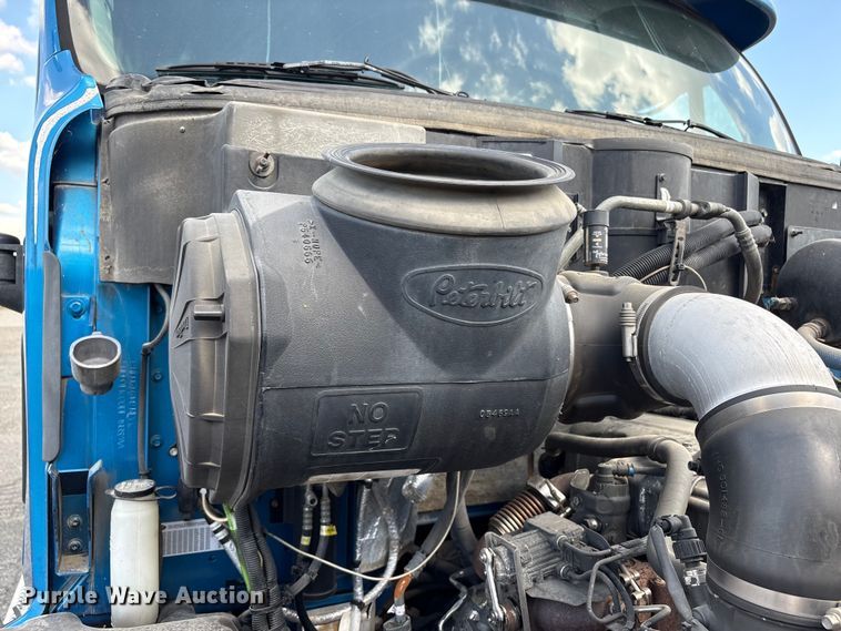 image for item YA2238 2015 Peterbilt 357 semi truck