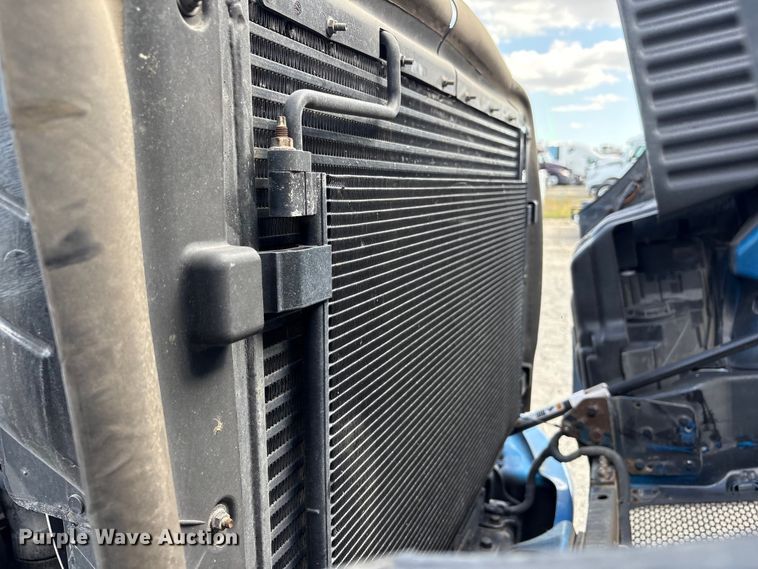 image for item YA2238 2015 Peterbilt 357 semi truck