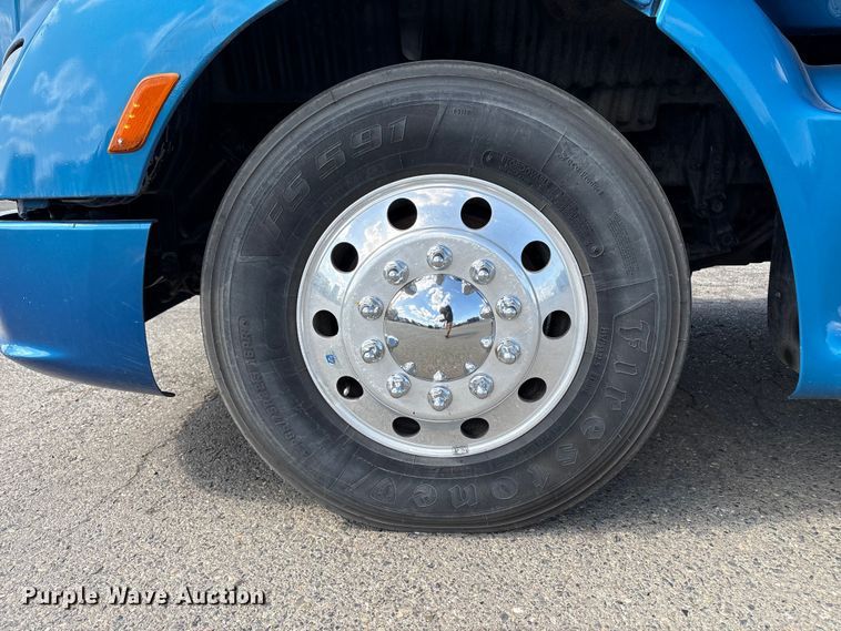 image for item YA2238 2015 Peterbilt 357 semi truck