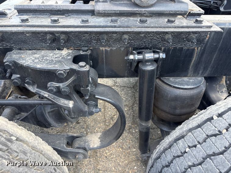image for item YA2238 2015 Peterbilt 357 semi truck