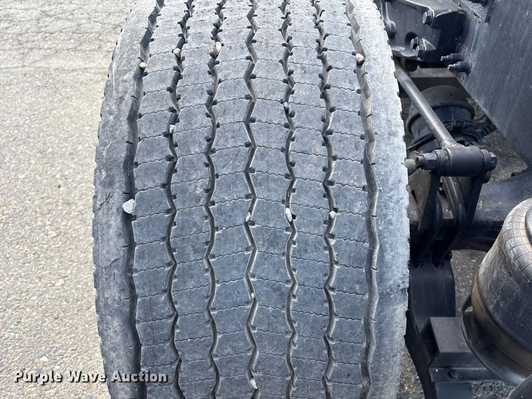 image for item YA2238 2015 Peterbilt 357 semi truck