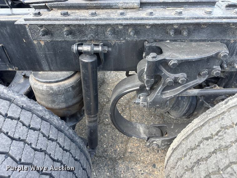 image for item YA2238 2015 Peterbilt 357 semi truck