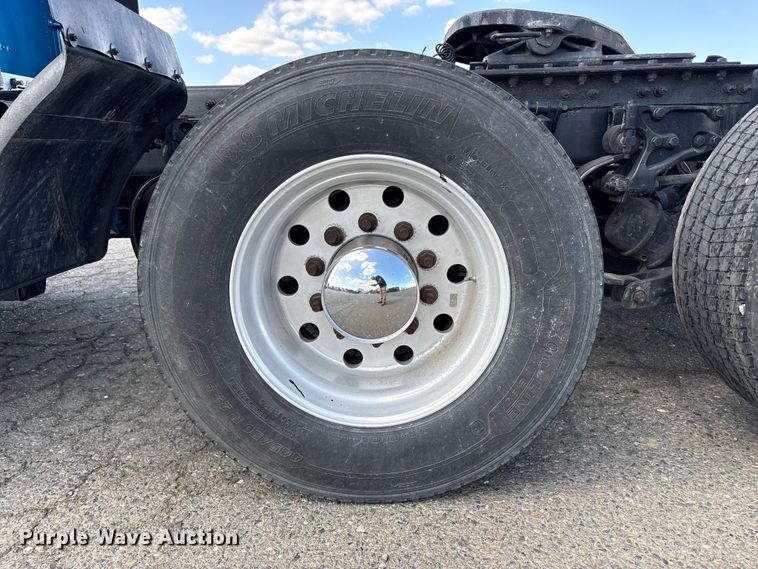 image for item YA2238 2015 Peterbilt 357 semi truck