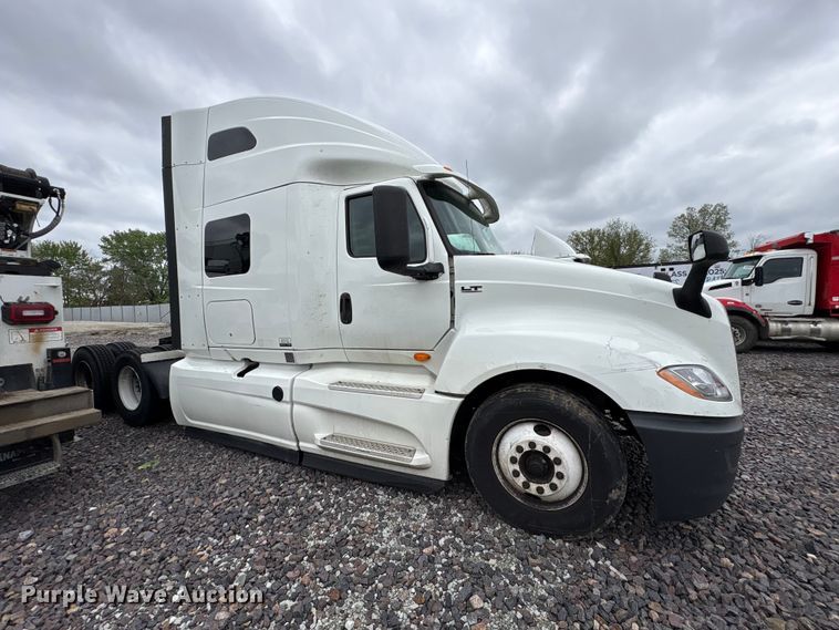 image for item YA2279 2020 International LT625 semi truck