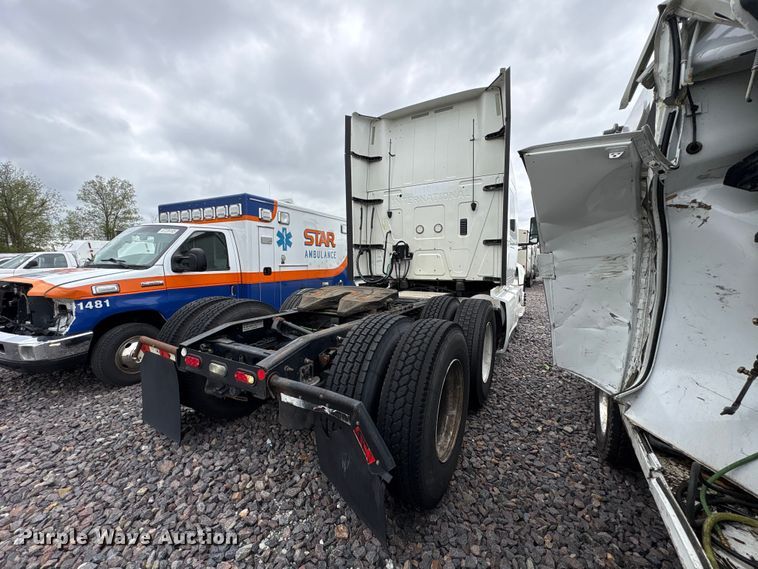 image for item YA2279 2020 International LT625 semi truck
