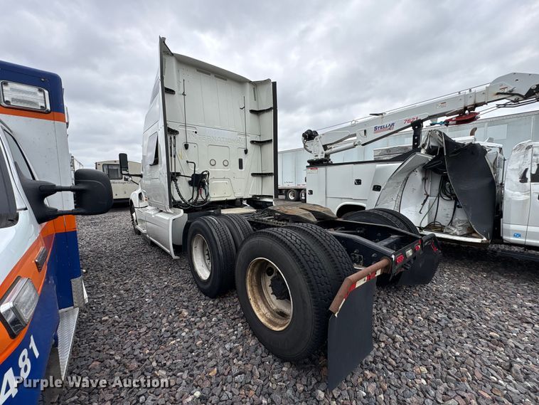 image for item YA2279 2020 International LT625 semi truck