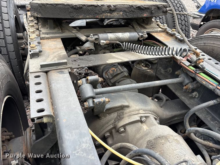 image for item YA2279 2020 International LT625 semi truck