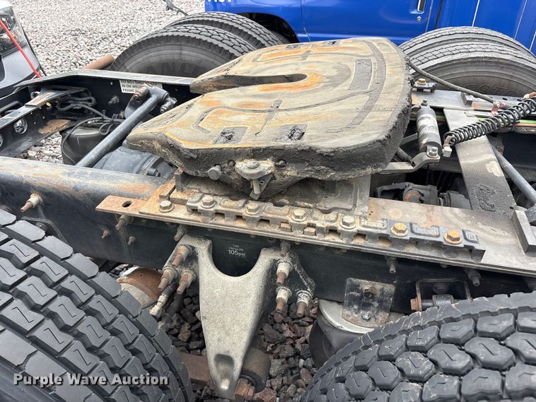 image for item YA2279 2020 International LT625 semi truck