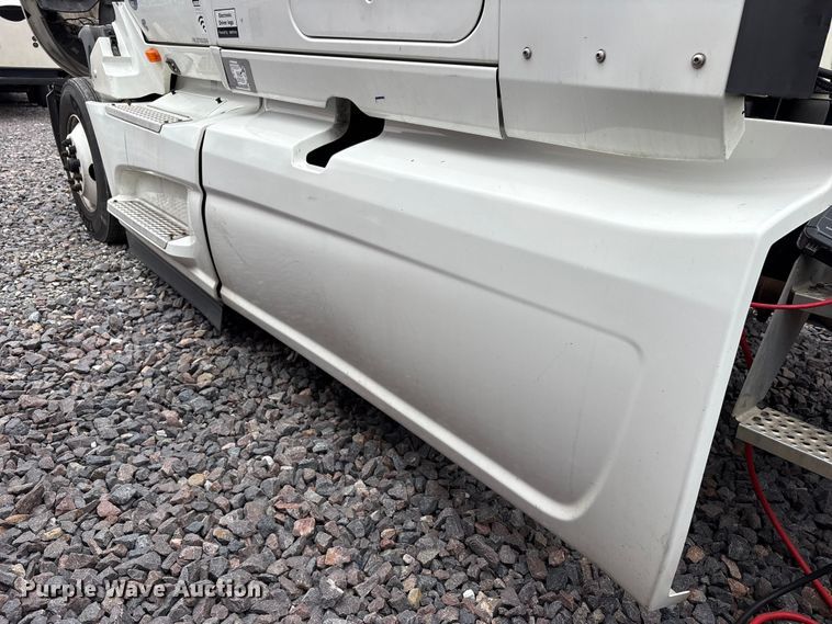 image for item YA2279 2020 International LT625 semi truck