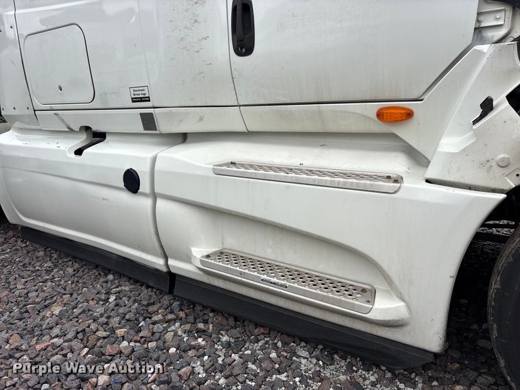 image for item YA2279 2020 International LT625 semi truck