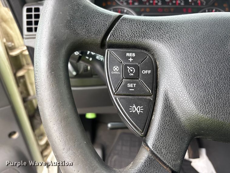 image for item YA2279 2020 International LT625 semi truck