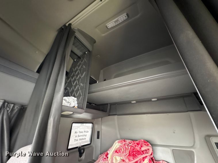 image for item YA2279 2020 International LT625 semi truck